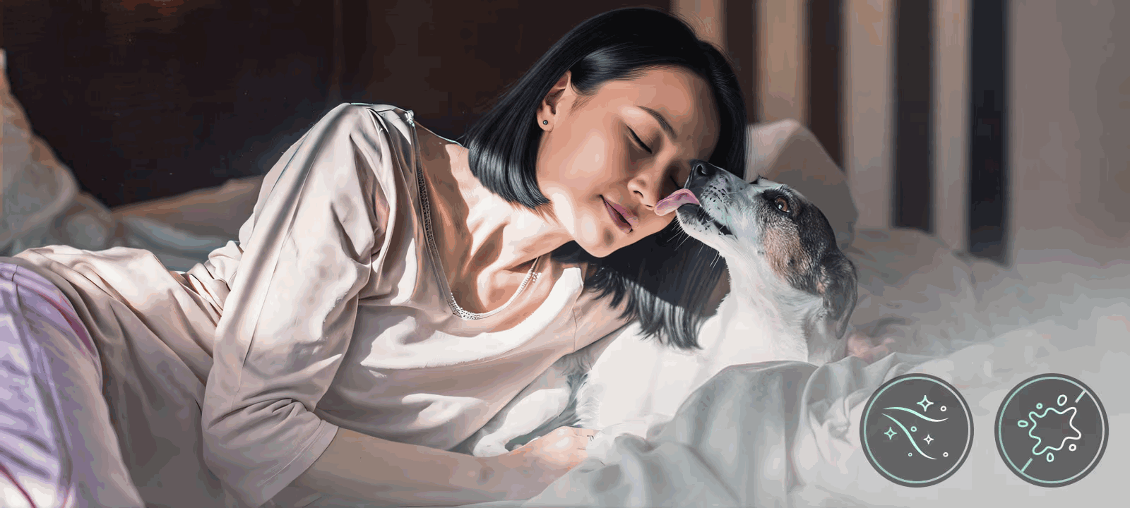 Người phụ nữ nằm ôm chú chó trên giường, bên cạnh là biểu tượng vệ sinh và khử khuẩn иахь
